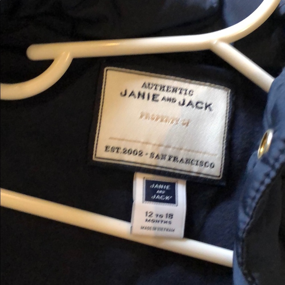 Vest - Picture 2 of 3